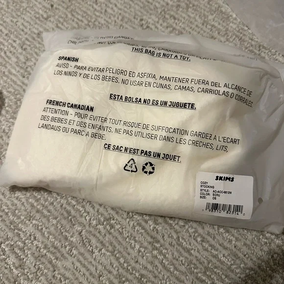 NWTS SKIMS cozy stocking OS ecru - Picture 3 of 4